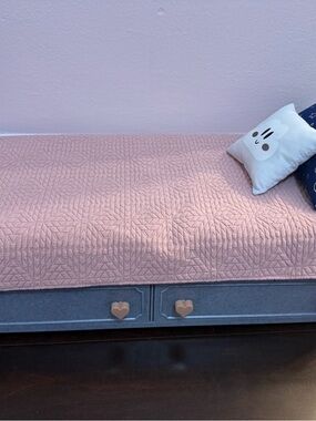 Our Generation Starry Night Starry Slumbers Platform Bed for 18 in dolls